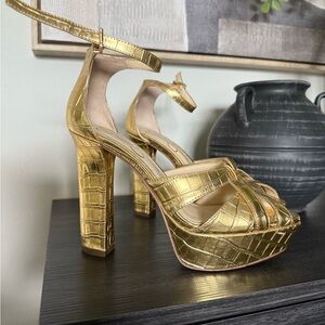 Jessica Simpson Gold Platform Heels